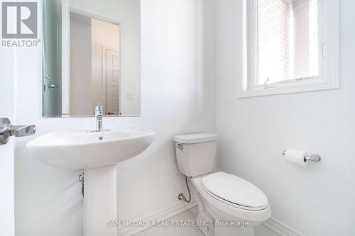 471 Gordon Krantz Avenue, Milton, ON - Indoor Photo Showing Bathroom