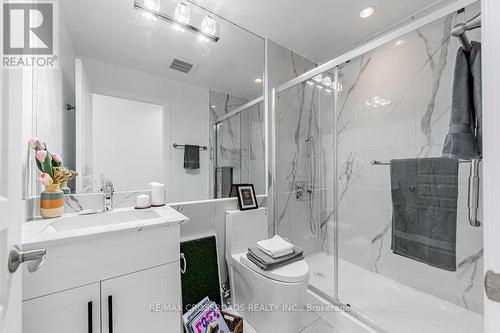 211 - 777 Steeles Avenue W, Toronto, ON - Indoor Photo Showing Bathroom