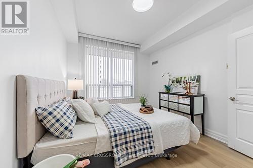 211 - 777 Steeles Avenue W, Toronto, ON - Indoor Photo Showing Bedroom