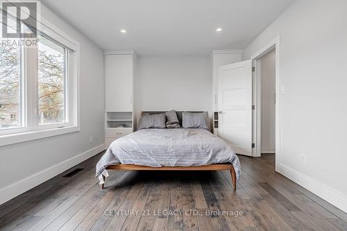 22 Shortland Crescent, Toronto, ON - Indoor Photo Showing Bedroom