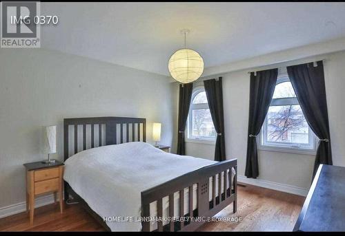 1608 Sherwood Forrest Circle, Mississauga, ON - Indoor Photo Showing Bedroom