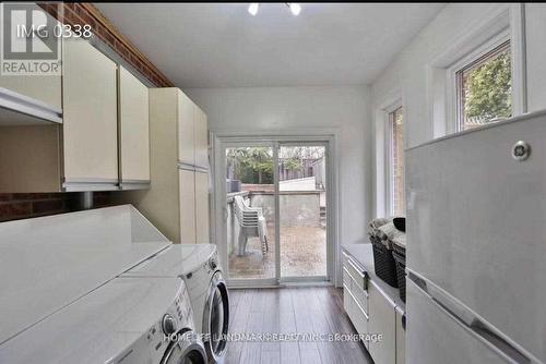 1608 Sherwood Forrest Circle, Mississauga, ON - Indoor Photo Showing Laundry Room