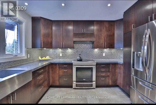 1608 Sherwood Forrest Circle, Mississauga, ON - Indoor Photo Showing Kitchen With Stainless Steel Kitchen With Upgraded Kitchen