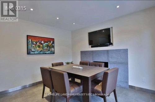 1608 Sherwood Forrest Circle, Mississauga, ON - Indoor Photo Showing Dining Room