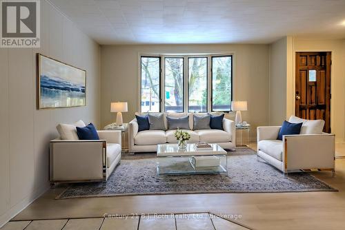 499 Margaret Street, Tay (Port Mcnicoll), ON - Indoor Photo Showing Living Room