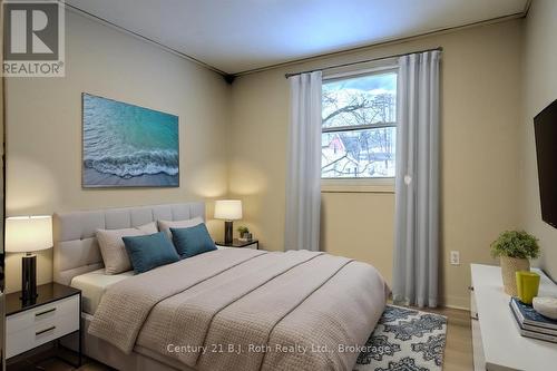 499 Margaret Street, Tay (Port Mcnicoll), ON - Indoor Photo Showing Bedroom