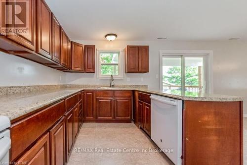 353 Wellington Street E, Wellington North (Mount Forest), ON - Indoor Photo Showing Kitchen