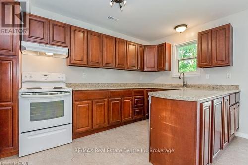 353 Wellington Street E, Wellington North (Mount Forest), ON - Indoor Photo Showing Kitchen