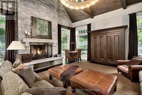 114 Hemlock Court, Blue Mountains, ON - Indoor Photo Showing Living Room With Fireplace