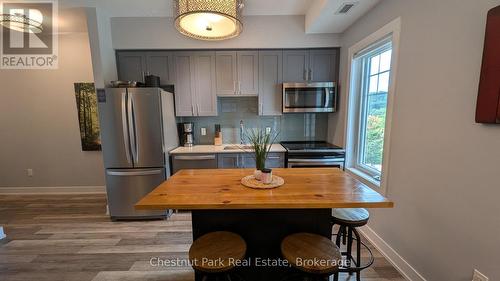 316 - 25 Pen Lake Point Road, Huntsville (Chaffey), ON - Indoor Photo Showing Kitchen