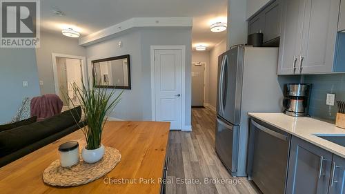 316 - 25 Pen Lake Point Road, Huntsville (Chaffey), ON - Indoor Photo Showing Kitchen