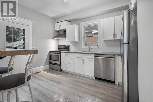 35 Mckeough Avenue, Chatham, ON - Indoor Photo Showing Kitchen With Double Sink