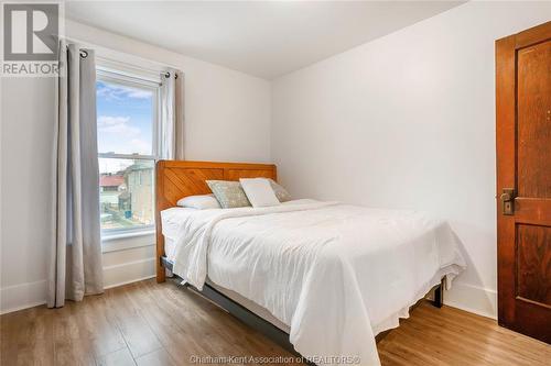 35 Mckeough Avenue, Chatham, ON - Indoor Photo Showing Bedroom