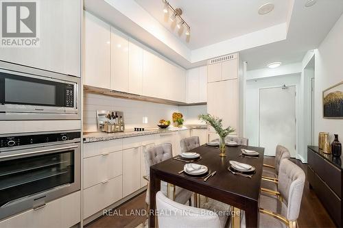 310 - 115 Blue Jays Way, Toronto, ON - Indoor Photo Showing Kitchen