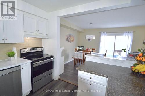 76 - 30 Imperial Road S, Guelph (Willow West/Sugarbush/West Acres), ON - Indoor Photo Showing Kitchen