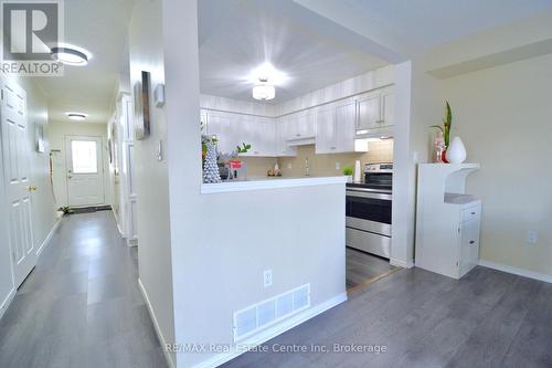 76 - 30 Imperial Road S, Guelph (Willow West/Sugarbush/West Acres), ON - Indoor Photo Showing Kitchen