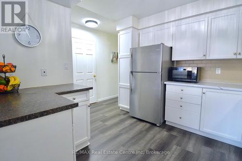 76 - 30 Imperial Road S, Guelph (Willow West/Sugarbush/West Acres), ON - Indoor Photo Showing Kitchen