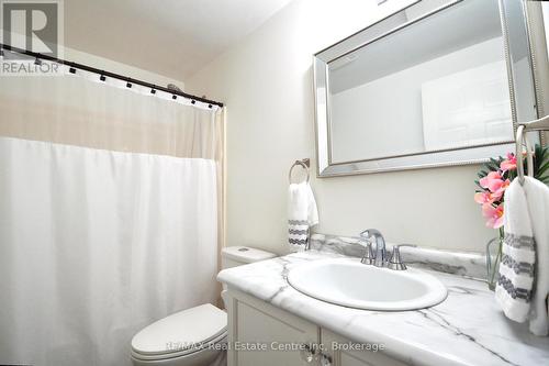 76 - 30 Imperial Road S, Guelph (Willow West/Sugarbush/West Acres), ON - Indoor Photo Showing Bathroom