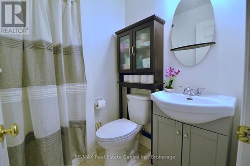 76 - 30 Imperial Road S, Guelph (Willow West/Sugarbush/West Acres), ON - Indoor Photo Showing Bathroom