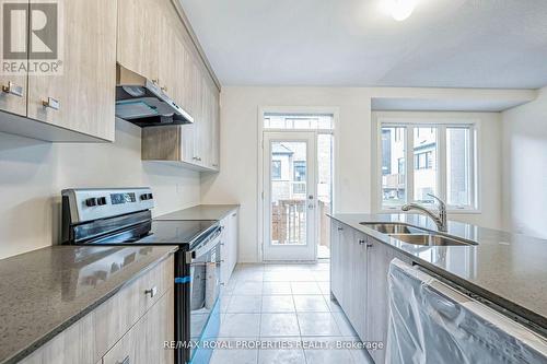 2982 Seagrass Street, Pickering, ON - Indoor Photo Showing Kitchen With Double Sink With Upgraded Kitchen