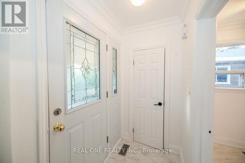 375 Neal Drive, Richmond Hill, ON - Indoor Photo Showing Other Room