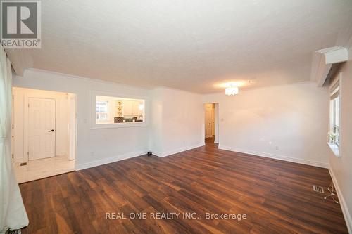 375 Neal Drive, Richmond Hill, ON - Indoor Photo Showing Other Room