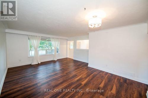 375 Neal Drive, Richmond Hill, ON - Indoor Photo Showing Other Room