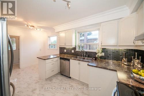 375 Neal Drive, Richmond Hill, ON - Indoor Photo Showing Kitchen With Double Sink