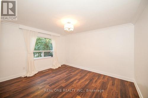 375 Neal Drive, Richmond Hill, ON - Indoor Photo Showing Other Room