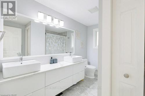 8 Hayward Crescent, Guelph (Clairfields), ON - Indoor Photo Showing Bathroom