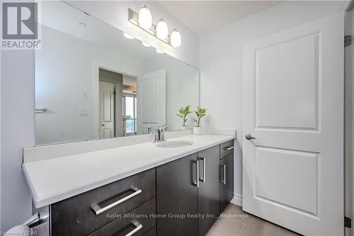 708 - 160 Macdonell Street, Guelph (Central West), ON - Indoor Photo Showing Bathroom