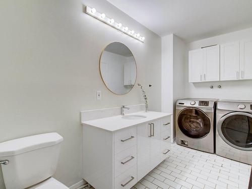 Bathroom - 305-230 Rue St-Henri, La Prairie, QC - Indoor Photo Showing Laundry Room