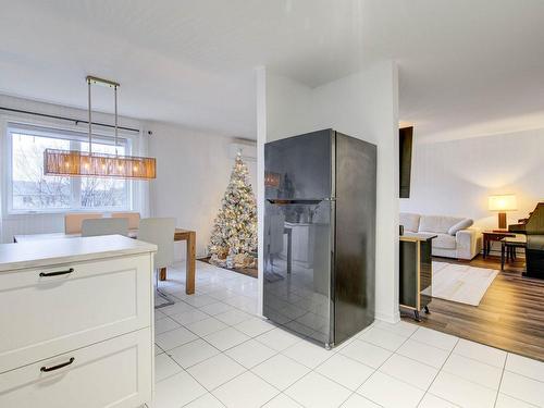 Kitchen - 305-230 Rue St-Henri, La Prairie, QC - Indoor