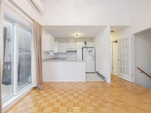 Dining room - 91 Rue De Neuville, L'Île-Perrot, QC - Indoor Photo Showing Kitchen