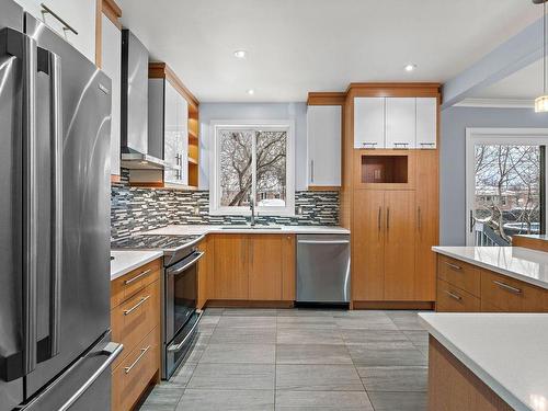 Kitchen - 610 Rue Fraser, Montréal (Saint-Laurent), QC - Indoor Photo Showing Kitchen With Double Sink With Upgraded Kitchen