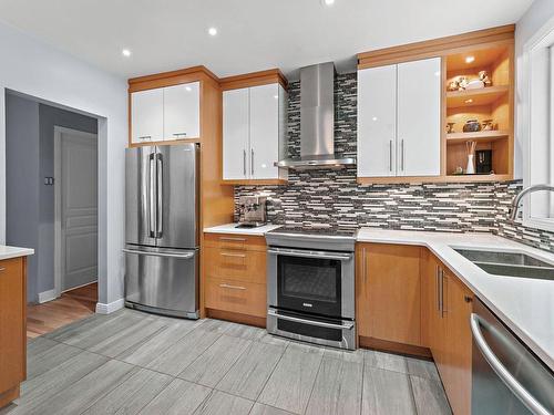 Kitchen - 610 Rue Fraser, Montréal (Saint-Laurent), QC - Indoor Photo Showing Kitchen With Double Sink With Upgraded Kitchen