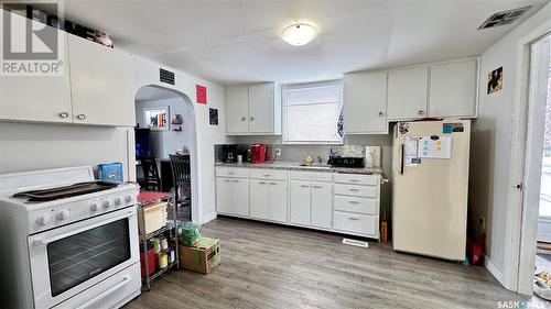 416 Simpson Street, Outlook, SK - Indoor Photo Showing Kitchen