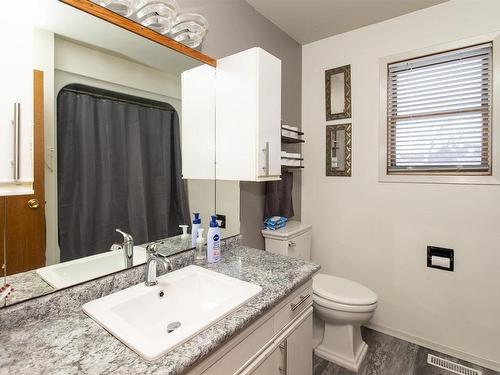 248 Prospect Avenue, Thunder Bay, ON - Indoor Photo Showing Bathroom