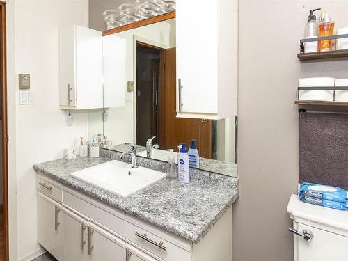 248 Prospect Avenue, Thunder Bay, ON - Indoor Photo Showing Bathroom