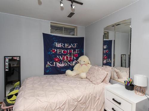 248 Prospect Avenue, Thunder Bay, ON - Indoor Photo Showing Bedroom