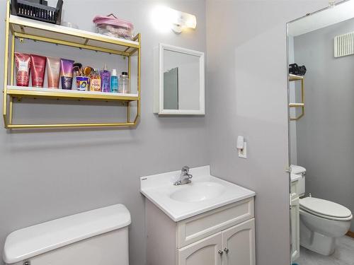 248 Prospect Avenue, Thunder Bay, ON - Indoor Photo Showing Bathroom