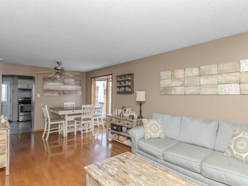 248 Prospect Avenue, Thunder Bay, ON - Indoor Photo Showing Living Room