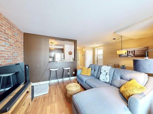 Interior - 977 Rue Du Faubourg, Longueuil (Le Vieux-Longueuil), QC - Indoor Photo Showing Living Room With Fireplace