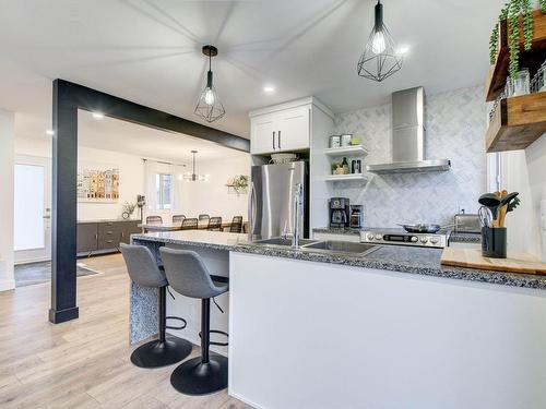 Kitchen - 1100 Rue Champlain, Laval (Duvernay), QC - Indoor Photo Showing Kitchen With Upgraded Kitchen