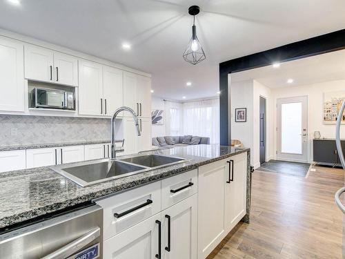 Kitchen - 1100 Rue Champlain, Laval (Duvernay), QC - Indoor Photo Showing Kitchen With Double Sink With Upgraded Kitchen