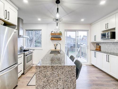 Kitchen - 1100 Rue Champlain, Laval (Duvernay), QC - Indoor Photo Showing Kitchen With Double Sink With Upgraded Kitchen