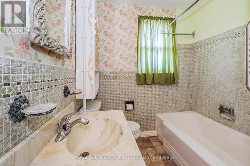 115 Marlborough Road, Guelph (Waverley), ON - Indoor Photo Showing Bathroom