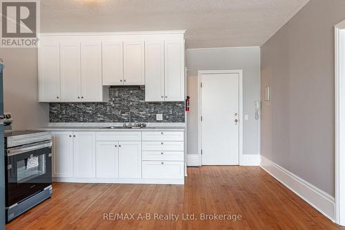 196-198 Queen Street E, St. Marys, ON - Indoor Photo Showing Kitchen