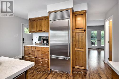 128 Teskey Drive, Blue Mountains (Blue Mountain Resort Area), ON - Indoor Photo Showing Kitchen