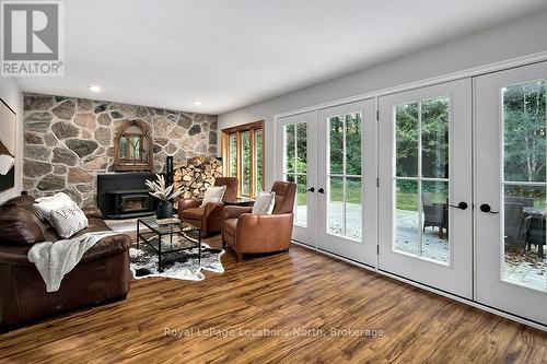 128 Teskey Drive, Blue Mountains (Blue Mountain Resort Area), ON - Indoor Photo Showing Living Room With Fireplace